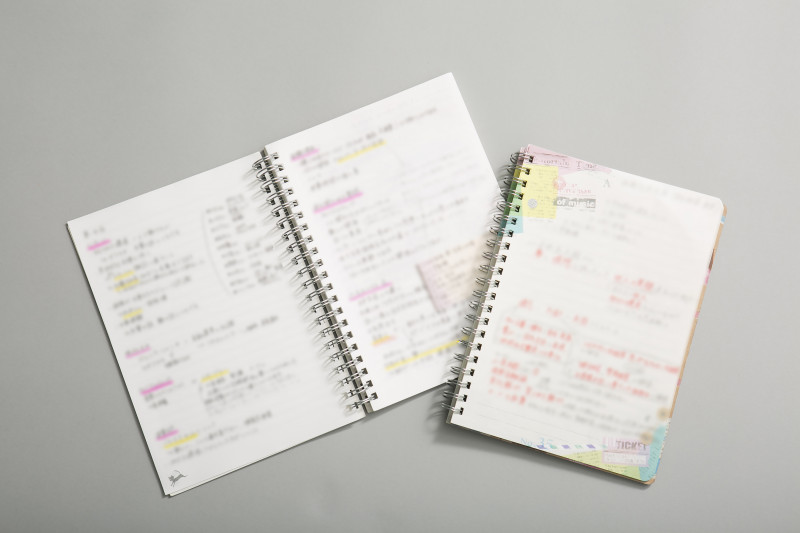 企業に関する情報を見開きにまとめて、面接前に見返せるようにしたノートの写真