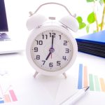 デスクの上にある時計