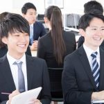 ディスカッション中の学生たち