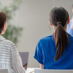 講義を受ける学生